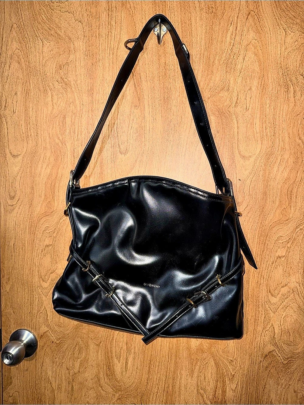 Medium Voyou Bag in Shiny Leather Black Shoulder Bag